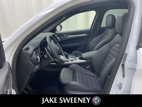 New 2023 Alfa Romeo Stelvio Veloce image 11