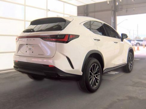 Used 2025 Lexus NX 250 FWD w/ Towing Package (2000 Lbs) image 2