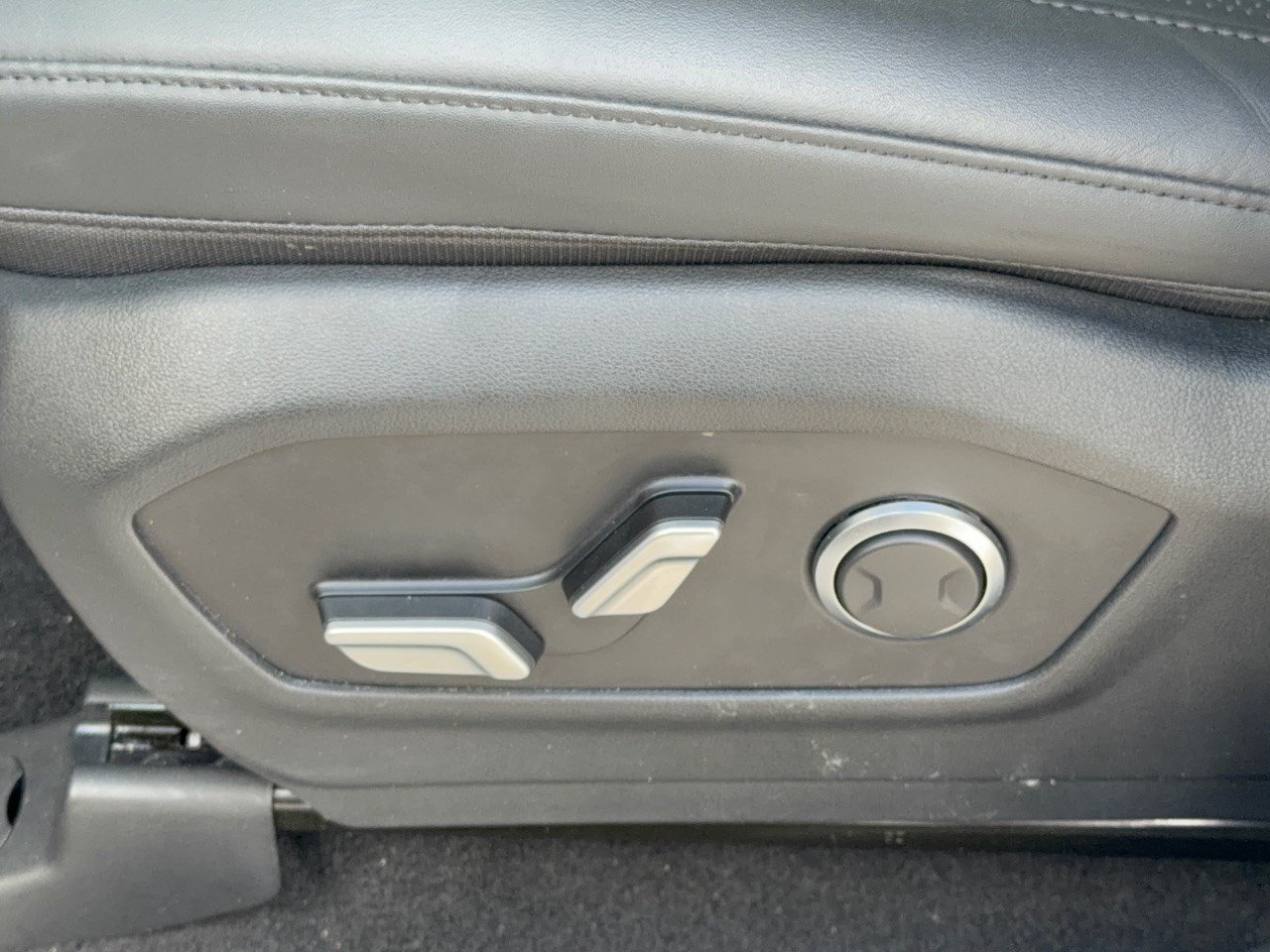 Used 2026 Hyundai Santa Fe SEL FWD image 16