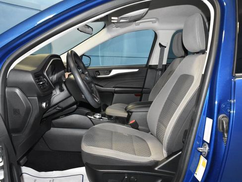 Used 2022 Ford Escape SE image 6