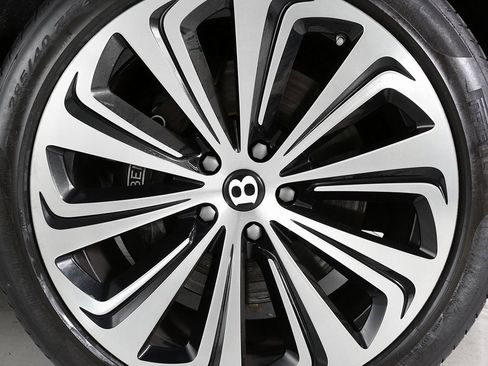 Certified 2022 Bentley Bentayga image 6