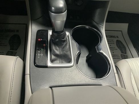 Used 2018 Toyota Highlander Plus image 32