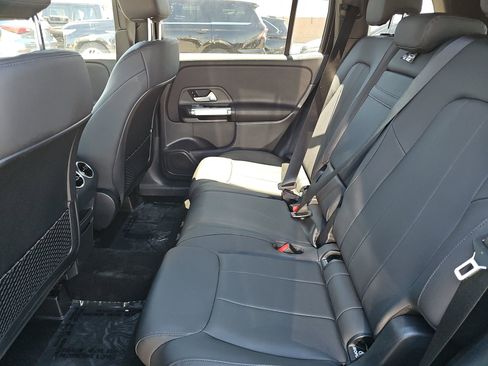 Used 2024 Mercedes-Benz GLB 250 image 16