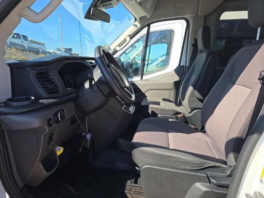 Used 2025 Ford Transit 350 XLT RWD image 4