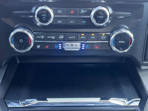 New 2026 Ford F250 Lariat w/ Black Appearance Package image 9