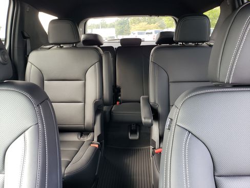 New 2026 Chevrolet Traverse LT w/ LPO, Floor Liner Package image 33