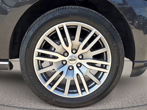 Used 2023 Ford Expedition Limited AWD/4WD image 8