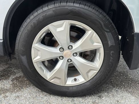Used 2015 Subaru Forester 2.5i Premium w/ Protection Package #1 AWD/4WD image 9