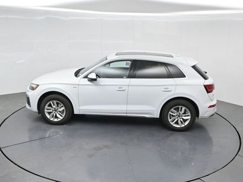 Used 2023 Audi Q5 2.0T Premium w/ Convenience Package AWD/4WD image 40