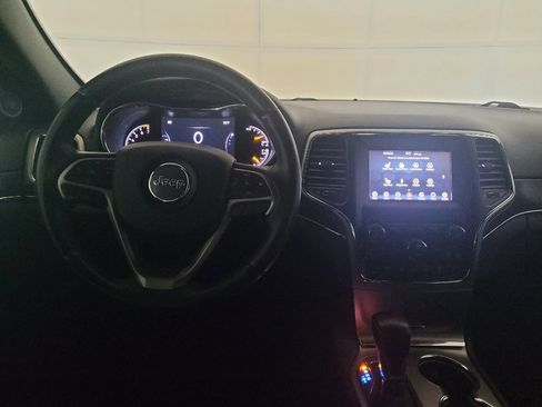 Used 2018 Jeep Grand Cherokee Limited image 22