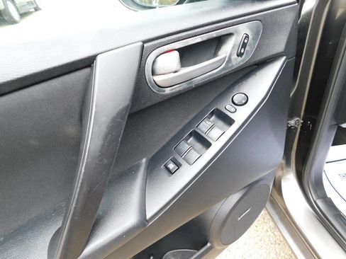 Used 2010 MAZDA MAZDA3 i Touring image 18