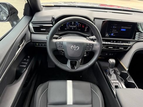 Used 2025 Toyota Camry SE w/ Convenience Package FWD image 21