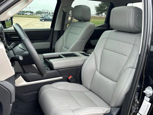 Used 2023 Toyota Tundra Limited image 12
