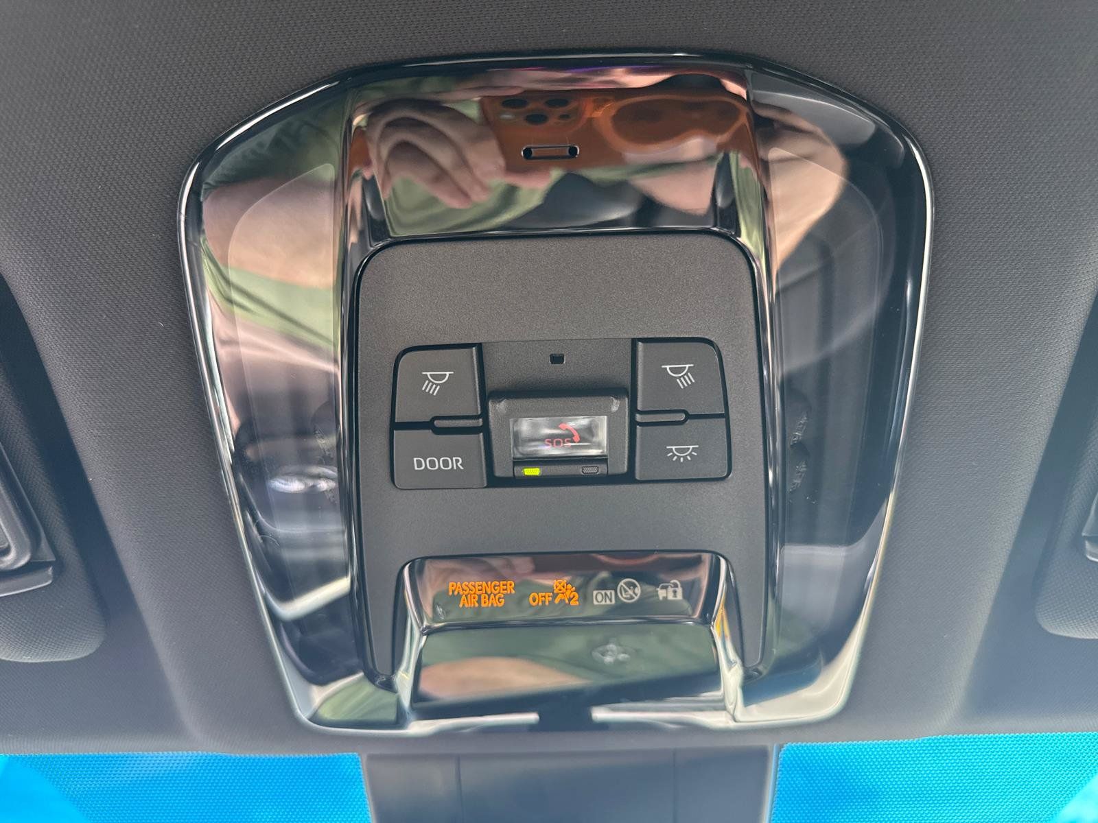 Used 2023 Toyota Venza Nightshade AWD/4WD image 23