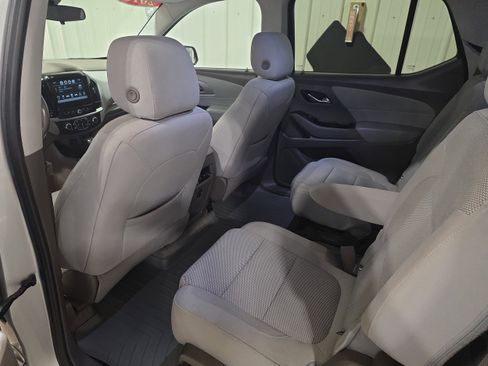 Used 2018 Chevrolet Traverse LT image 13