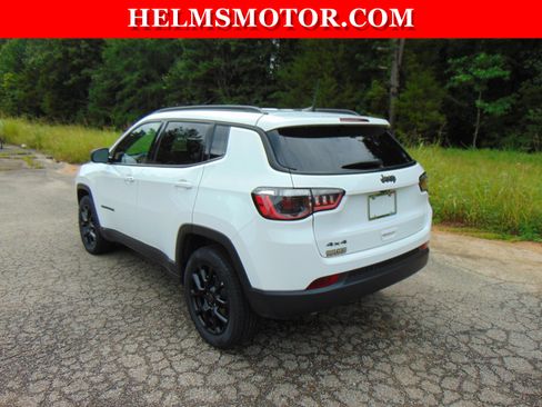 Certified 2025 Jeep Compass Latitude w/ Altitude Special Edition AWD/4WD image 10