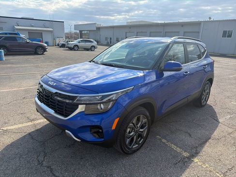 Used 2024 Kia Seltos S image 2