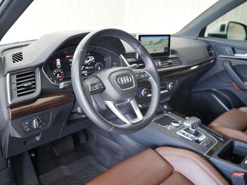 Used 2018 Audi Q5 2.0T Premium Plus w/ Premium Plus Package AWD/4WD image 11