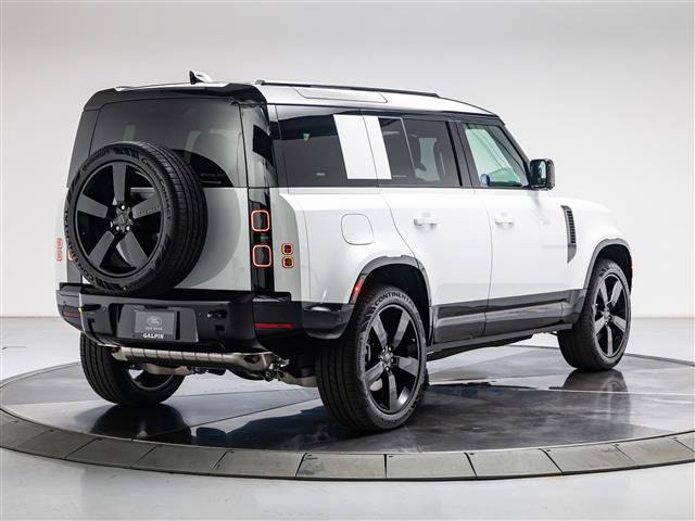 New 2026 Land Rover Defender 110 X-Dynamic SE AWD/4WD image 5