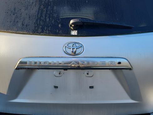 Used 2012 Toyota Highlander Limited image 11