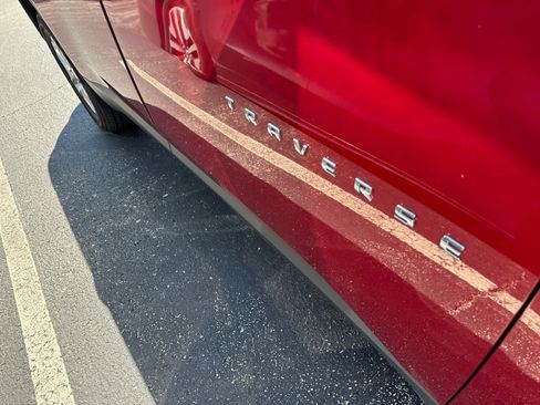 Used 2018 Chevrolet Traverse LT FWD image 13