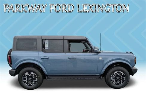 New 2025 Ford Bronco Outer Banks image 4