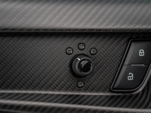 Used 2022 Lamborghini Huracan STO image 12