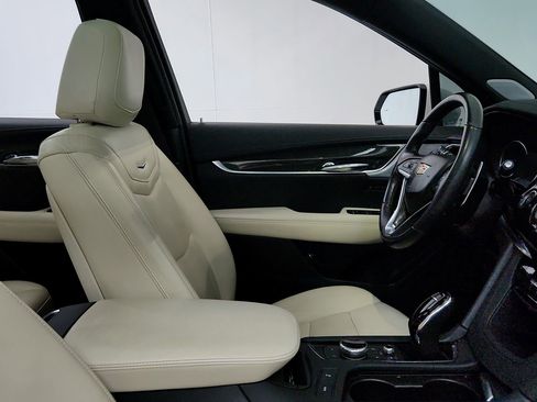 Certified 2024 Cadillac XT6 Sport AWD/4WD image 33