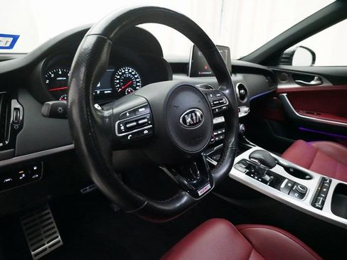 Used 2018 Kia Stinger GT2 image 8