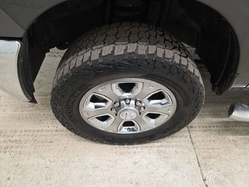 Used 2018 RAM 2500 Big Horn image 2