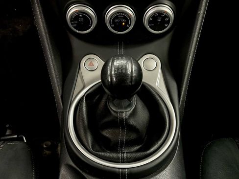 Used 2017 Nissan 370Z Touring image 25