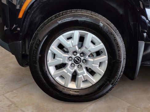 Used 2024 Nissan Frontier SV image 28