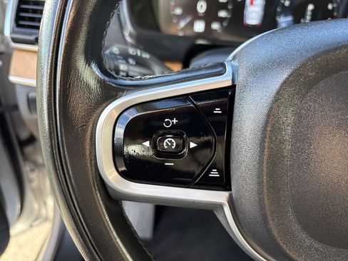 Used 2021 Volvo XC90 T6 Momentum w/ Advanced Package image 15
