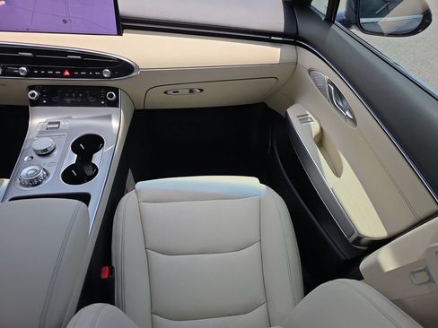 New 2026 Genesis GV70 2.5T Select AWD/4WD image 16