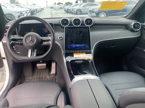 Used 2025 Mercedes-Benz GLC 350e 4MATIC image 12