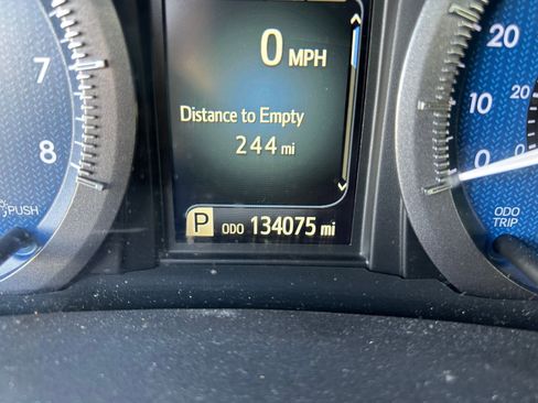 Used 2017 Toyota Sienna Limited AWD/4WD image 18