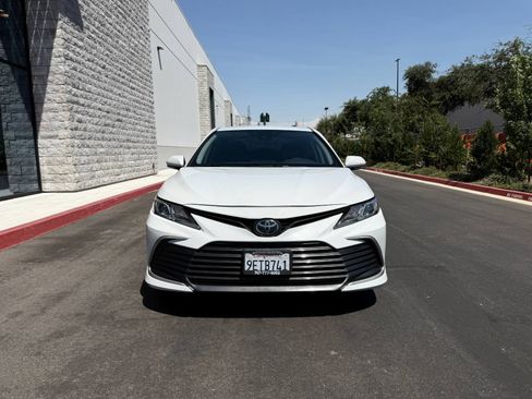Used 2023 Toyota Camry LE w/ Convenience Package FWD image 2