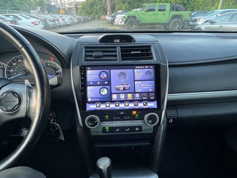 Used 2013 Toyota Camry SE FWD image 22