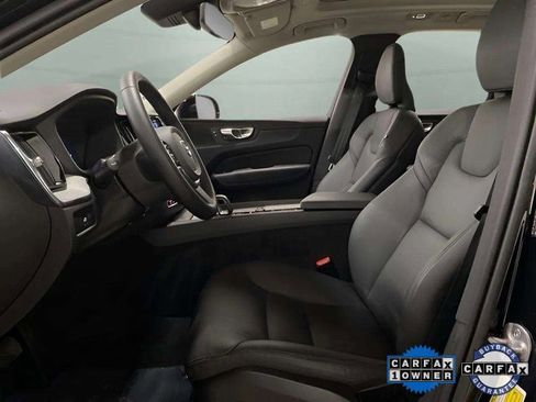 Used 2025 Volvo XC60 B5 Plus image 18