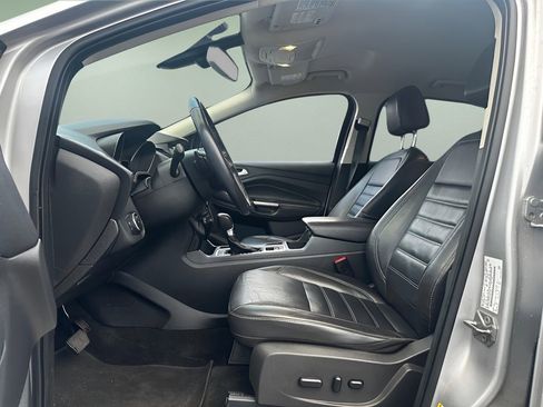 Used 2017 Ford Escape Titanium image 9