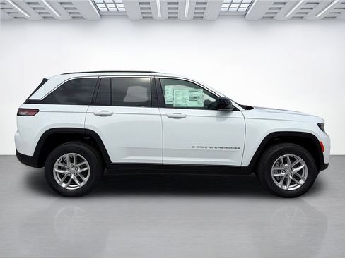 New 2026 Jeep Grand Cherokee L 2WD image 2