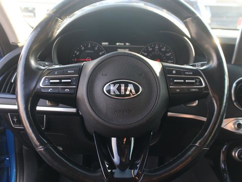 Used 2018 Kia Stinger Premium AWD/4WD image 17