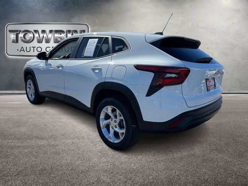 Used 2024 Chevrolet Trax LS w/ LS Convenience Package image 6