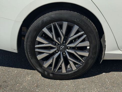 Used 2025 Nissan Altima 2.5 SV image 29