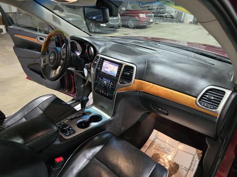 Used 2012 Jeep Grand Cherokee Overland image 37