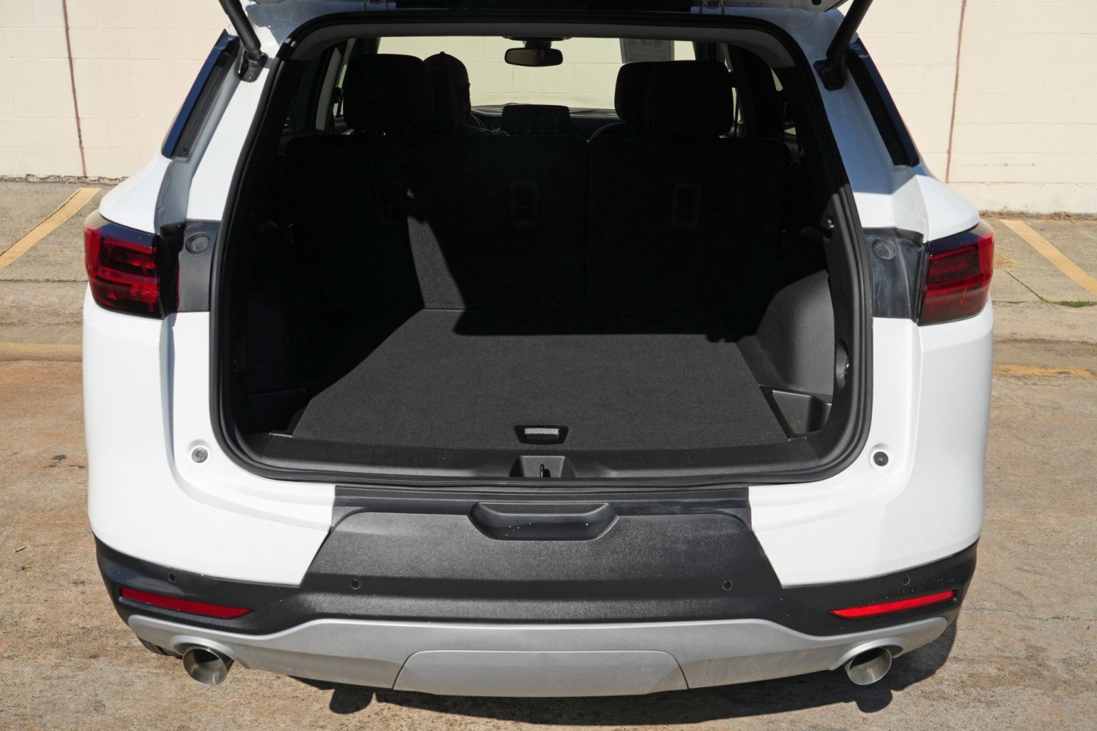 Used 2026 Chevrolet Blazer LT w/ Convenience Package FWD image 9
