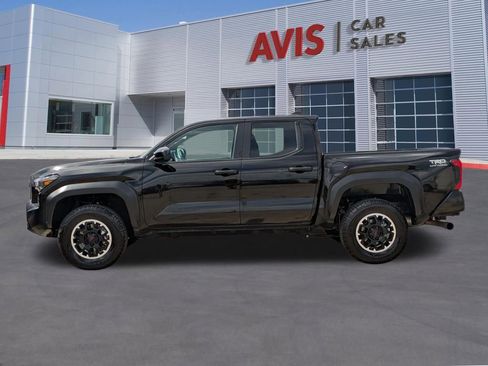Used 2024 Toyota Tacoma TRD Off-Road image 8