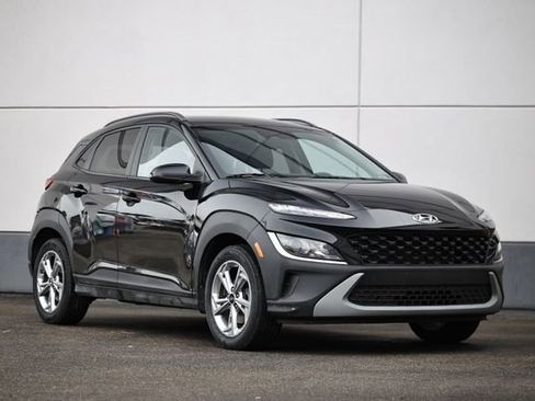 Used 2023 Hyundai Kona SEL image 1