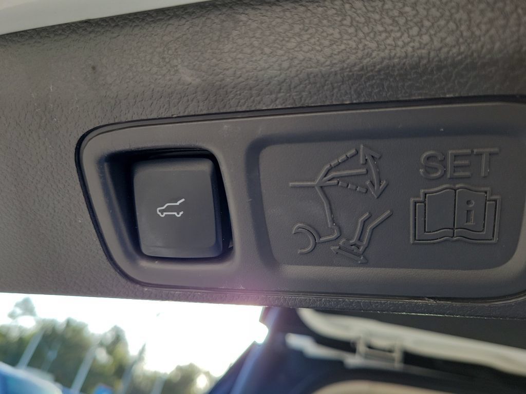 Used 2021 Ford Expedition Limited RWD image 12