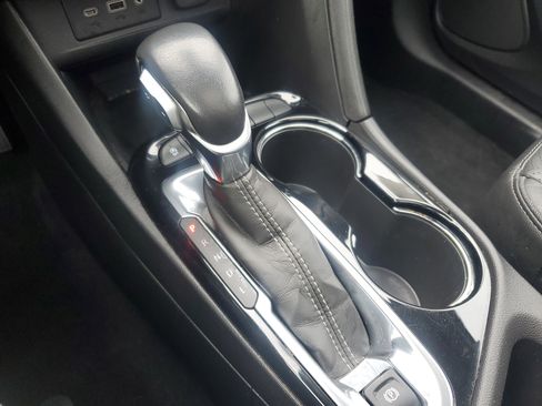 Used 2021 Buick Encore GX Essence w/ Experience Buick Package image 29